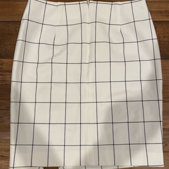 Banana Republic Pencil Skirt Window Pane Split, Petite 2 - Picture 2 of 6